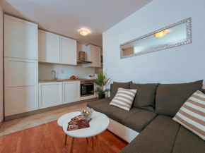 AG Central Residence, Split